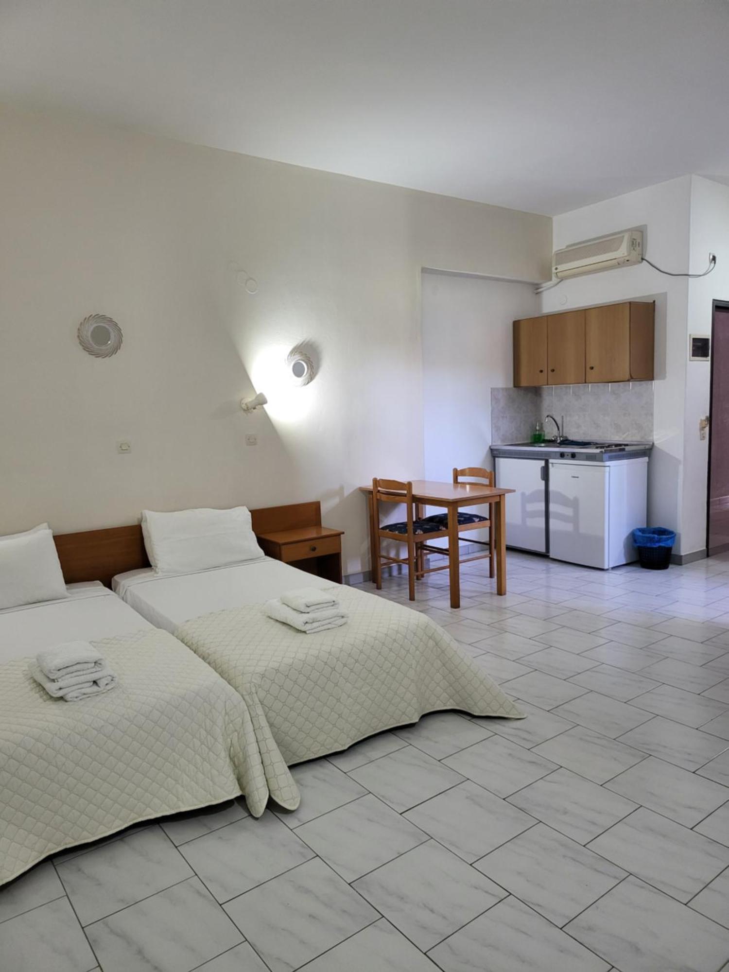 Pyrgos Hotel Apartments Kremastí Exterior foto